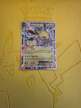 Jolteon EX Pokémon Trading Card - Yellow